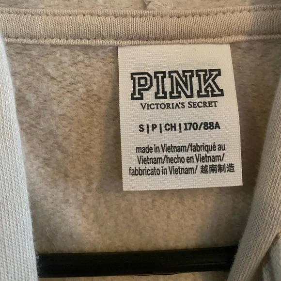 Pink Sweater 🖤 - Picture 3 of 3